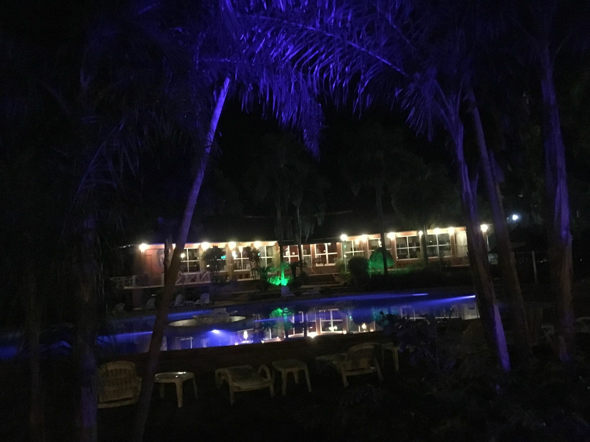 Tangoinn Club Iguazu Party Luxury Hostel Пуэрто-Игуасу Экстерьер фото