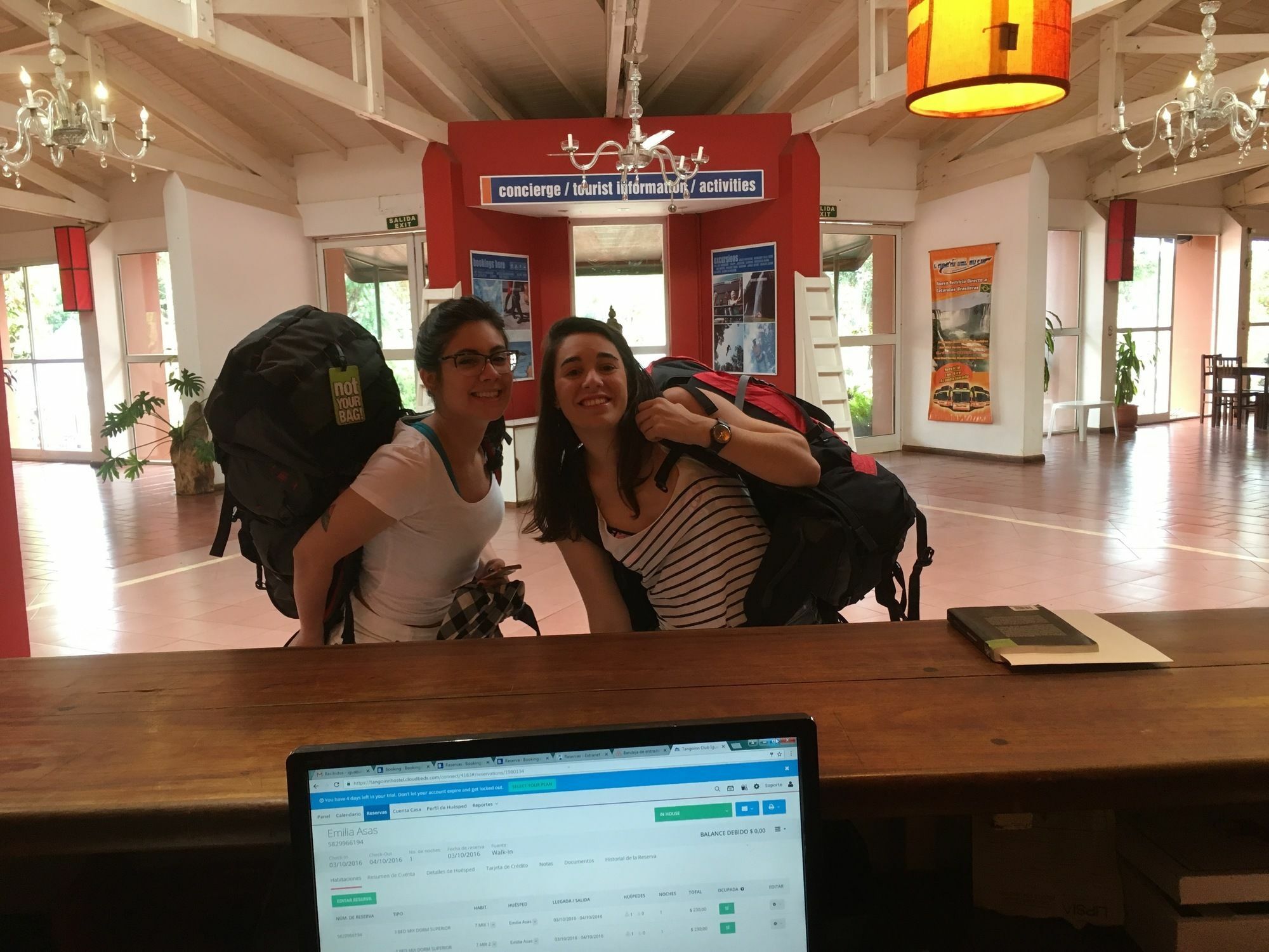 Tangoinn Club Iguazu Party Luxury Hostel Пуэрто-Игуасу Экстерьер фото