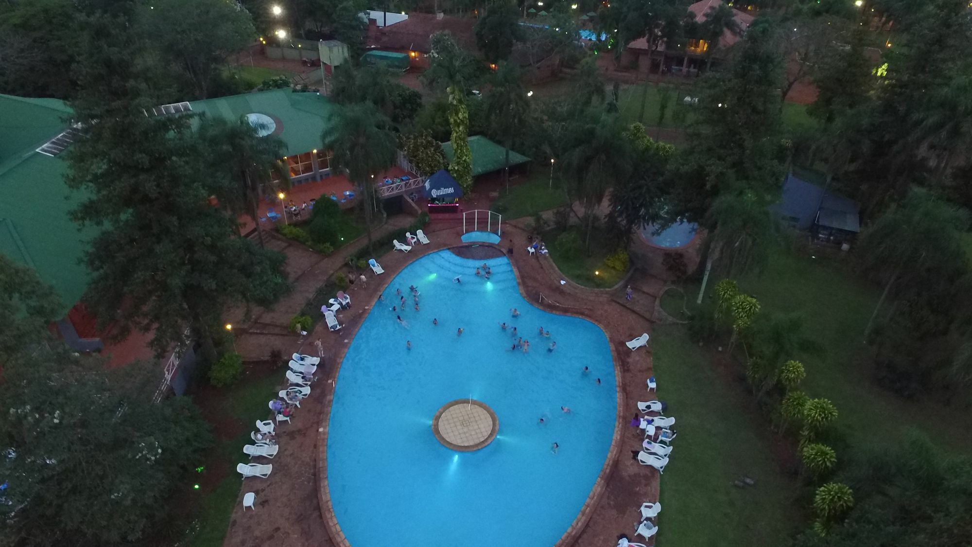 Tangoinn Club Iguazu Party Luxury Hostel Пуэрто-Игуасу Экстерьер фото