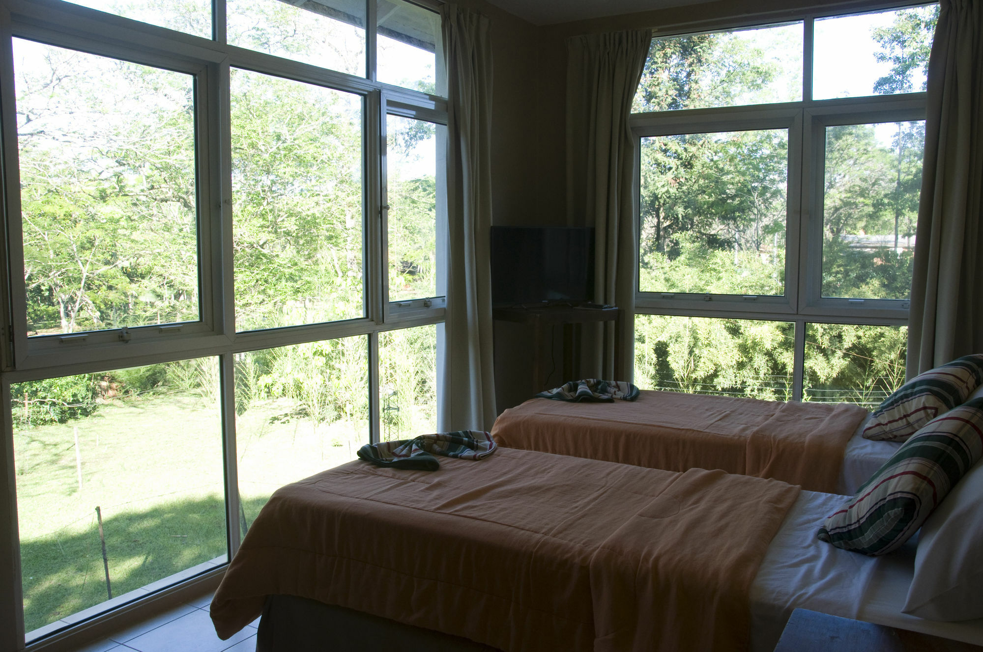Tangoinn Club Iguazu Party Luxury Hostel Пуэрто-Игуасу Экстерьер фото