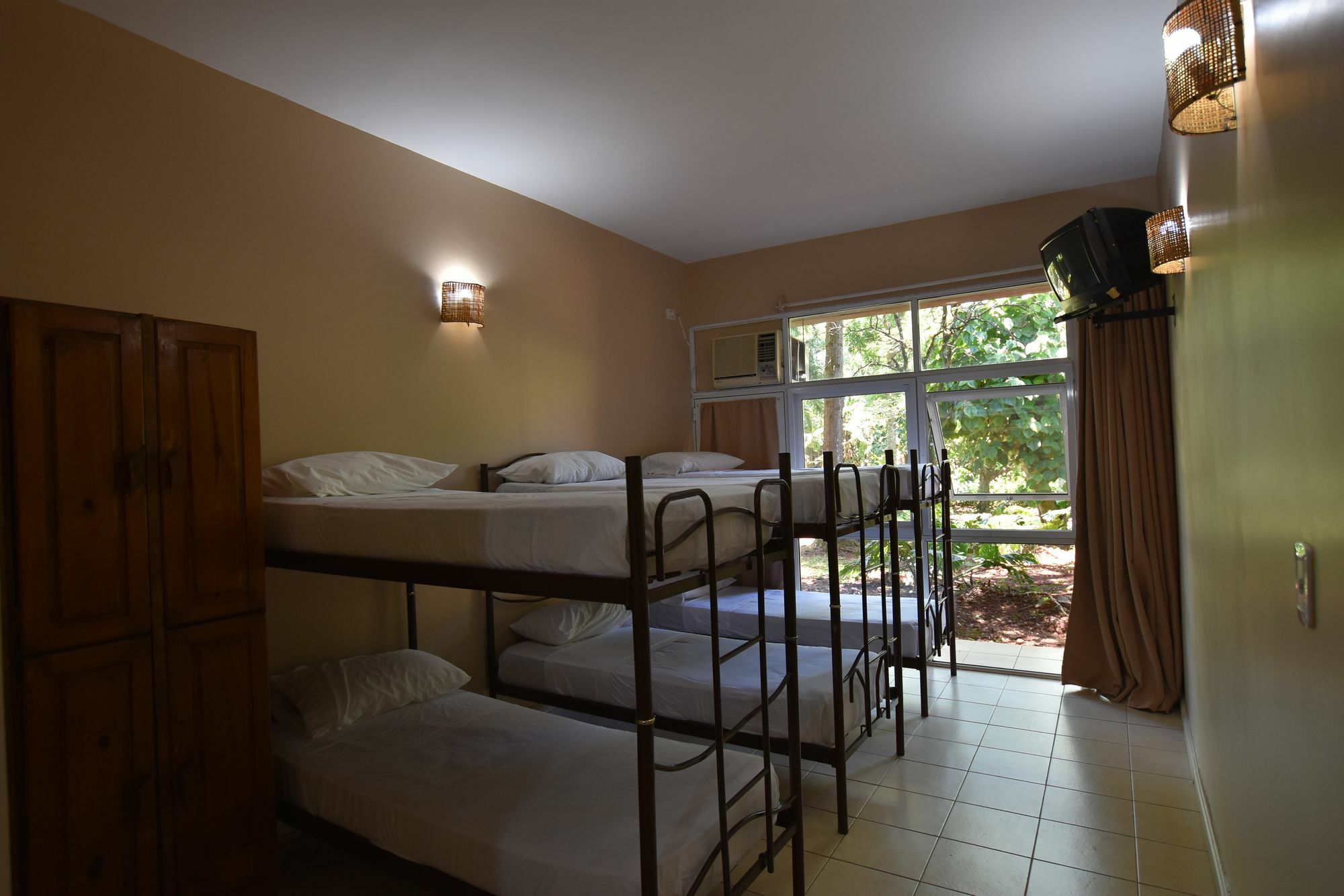 Tangoinn Club Iguazu Party Luxury Hostel Пуэрто-Игуасу Экстерьер фото