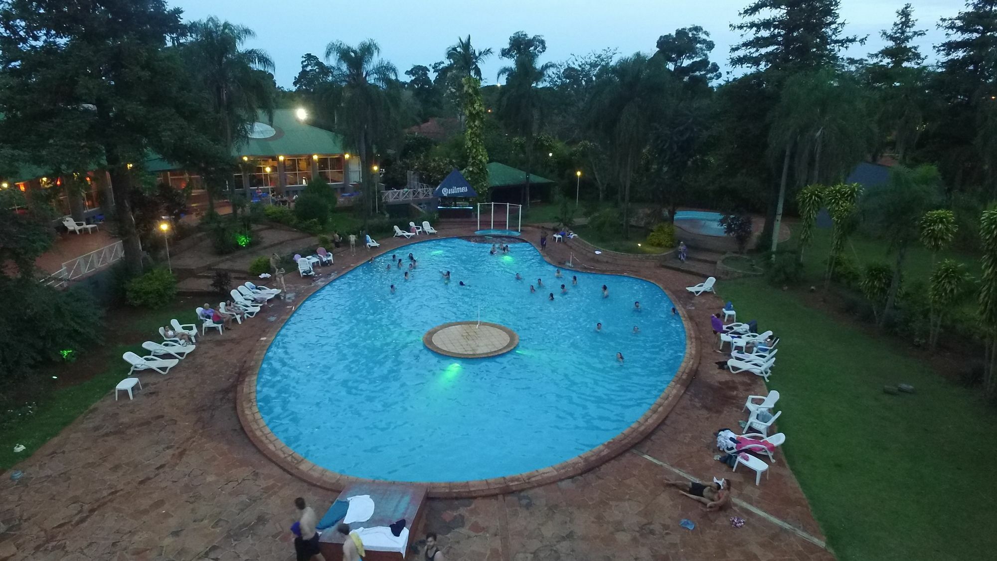 Tangoinn Club Iguazu Party Luxury Hostel Пуэрто-Игуасу Экстерьер фото