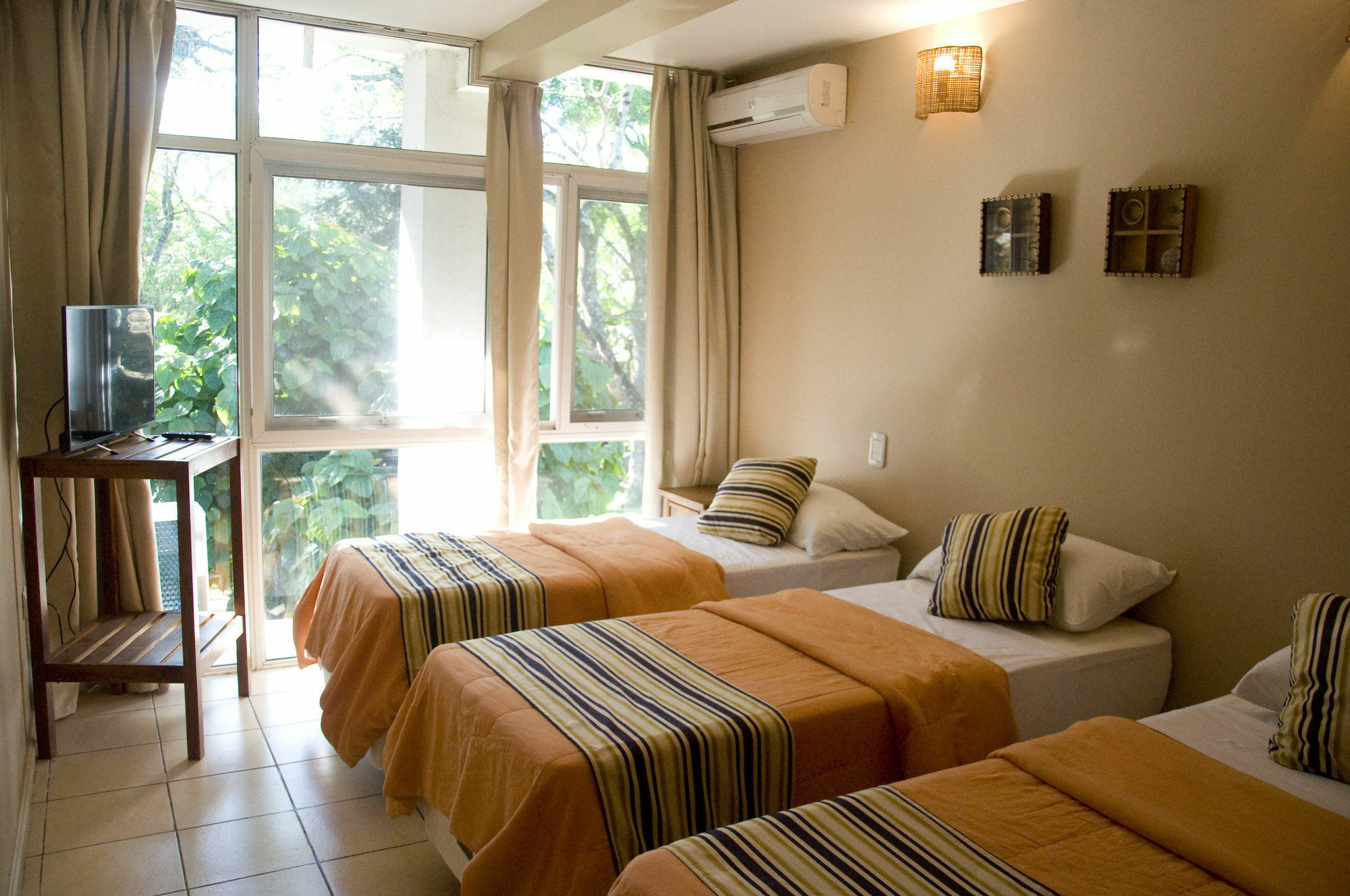 Tangoinn Club Iguazu Party Luxury Hostel Пуэрто-Игуасу Экстерьер фото
