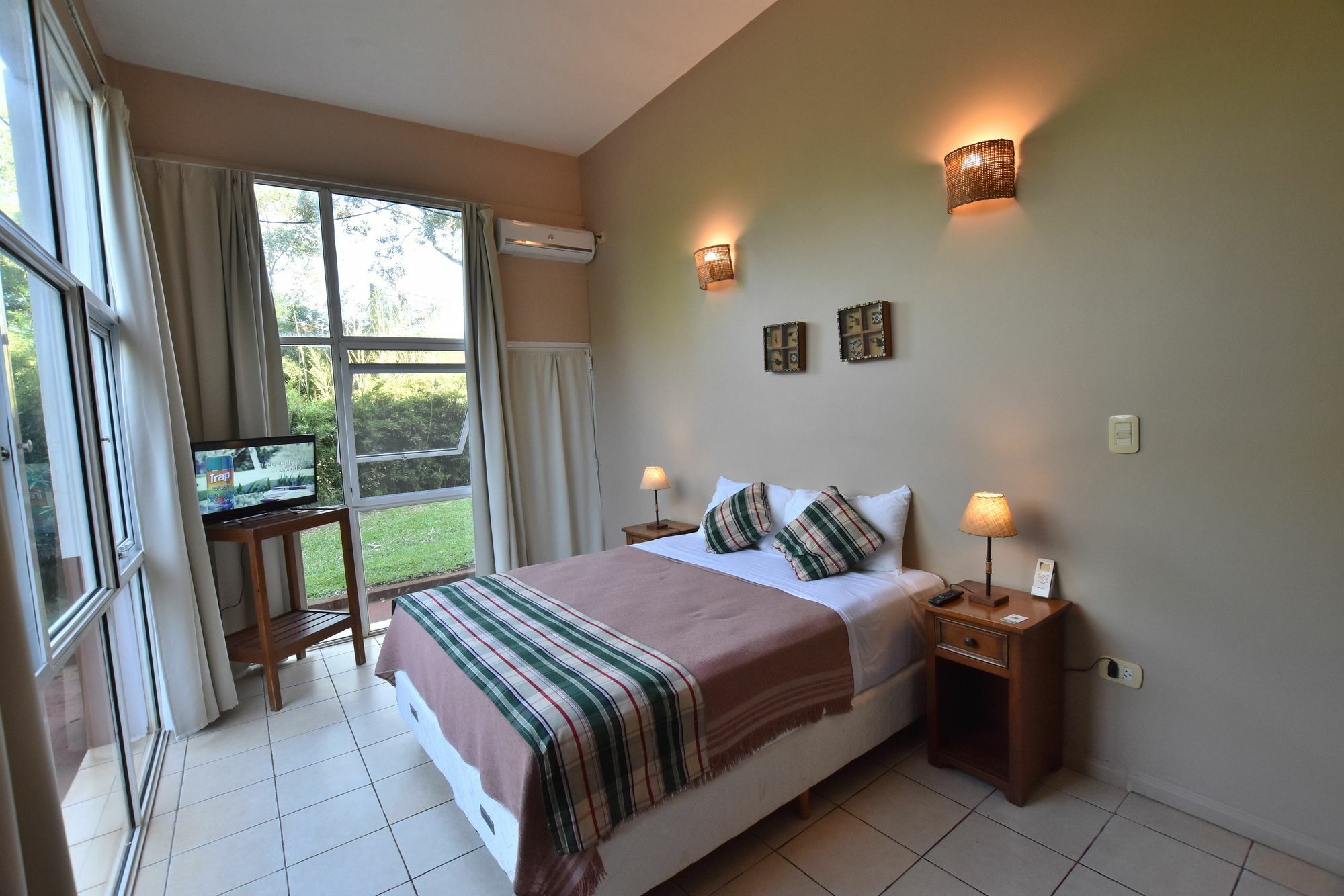 Tangoinn Club Iguazu Party Luxury Hostel Пуэрто-Игуасу Экстерьер фото